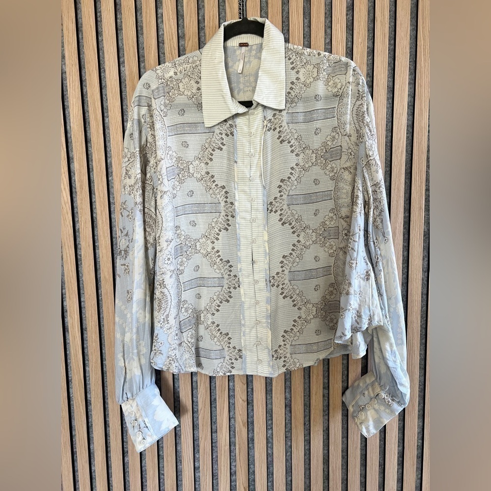 Free People
Women's Virgo Baby Button-Down Shirt